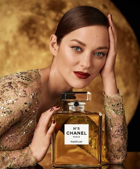 chanel no 5 campaign 2015|French.